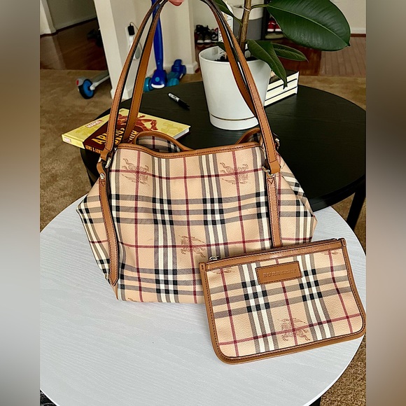 Burberry Canterbury Tote w/ pouch - Picture 1 of 16